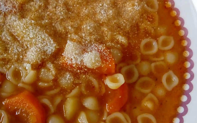 Pirão de sopa vermelha vegetariana