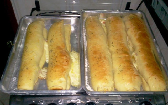 Pão salgado recheado