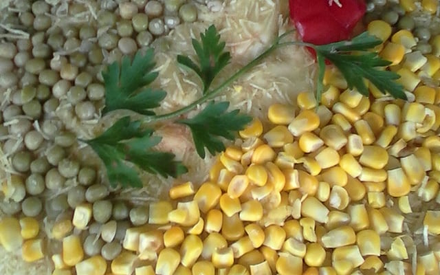 Torta salgada de pão de forma de frango