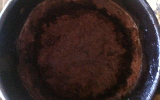 Bolo de chocolate de caneca sem ovo