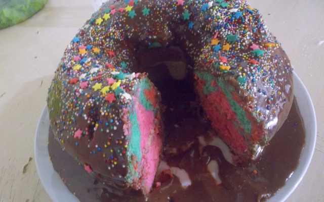 Bolo arco-íris