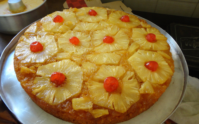 Bolo de abacaxi caramelizado