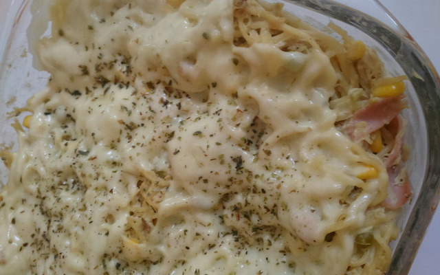 Macarrão à piamontese - molho branco