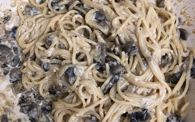 Macarrão com molho de cogumelos