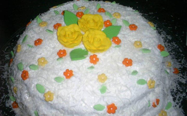 Bolo de coco e doce de leite