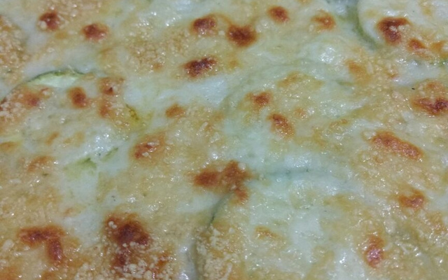 Abobrinha ao molho branco (bechamel) no forno