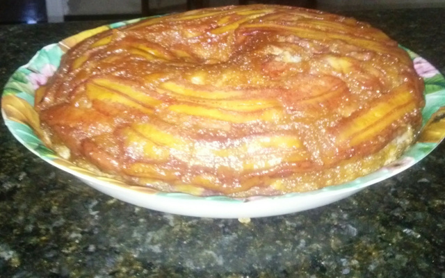 Torta de banana caramelizada