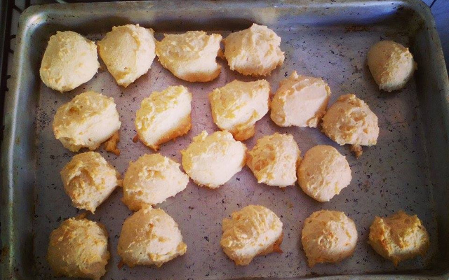 Pão de queijo com batatas