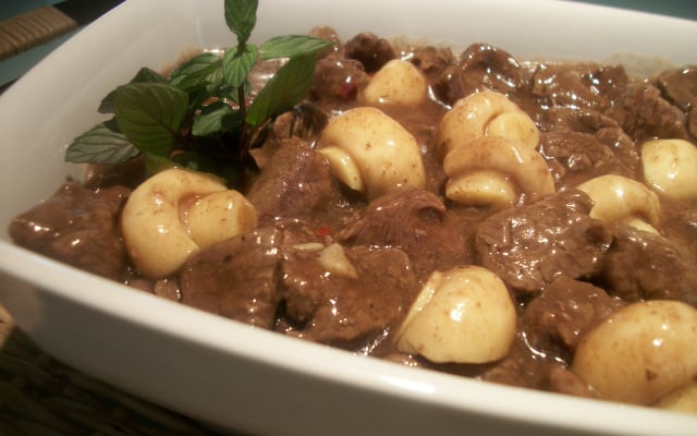 Filé mignon ao molho madeira e champignon