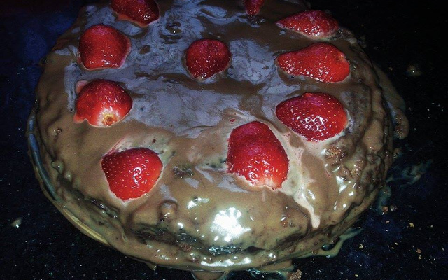 Bolo de brigadeiro com Morango