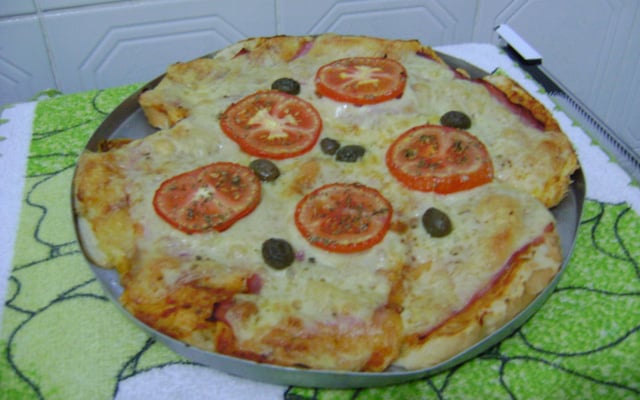 Pizza de pão amanhecido