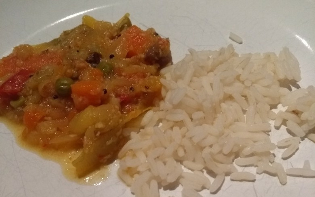 Avial curry de vegetais indiano