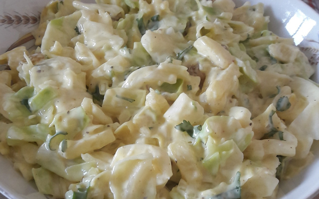 Salada de repolho com frutas