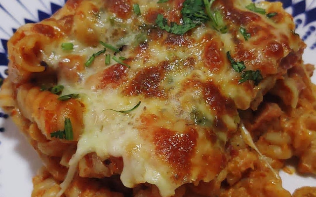 Macarrão com linguiça na panela de pressão