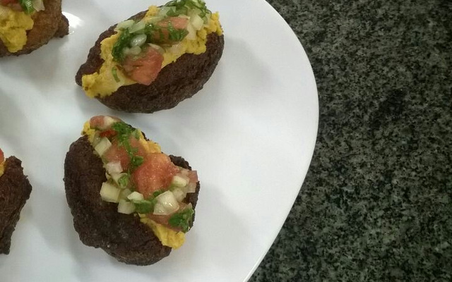 Panqueca com recheio de carne moída e mussarela