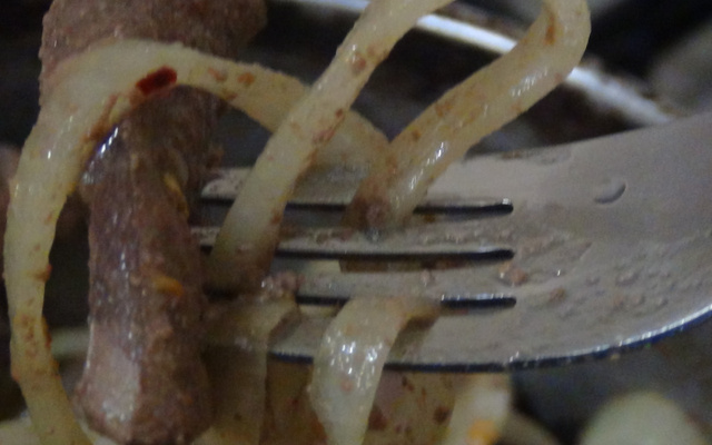 Iscas de fígado aceboladas