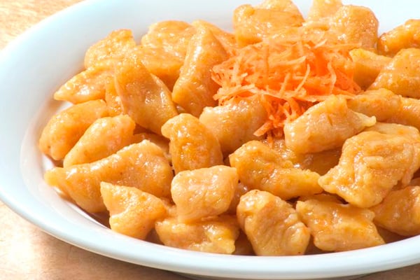 Nhoque de cenoura na manteiga