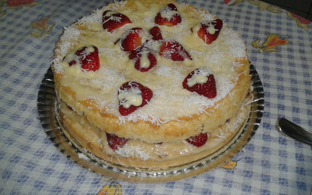 Bolo Pelado (Naked cake)