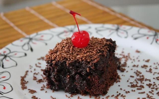 Bolo nega maluca de liquidificador