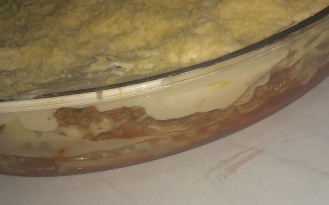 Lasanha à bolonhesa com molho branco