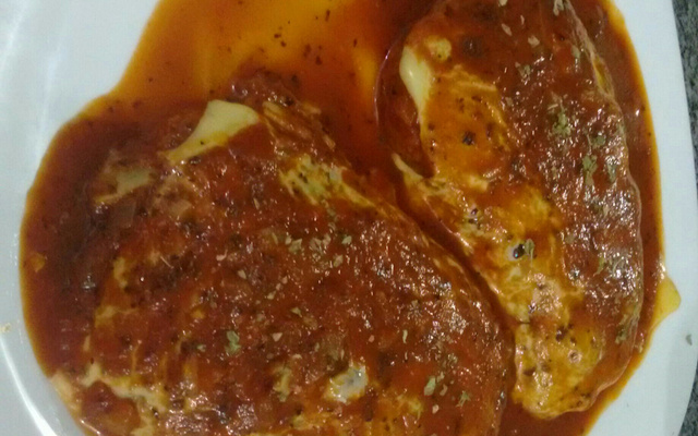 Empanado de frango à Parmegiana