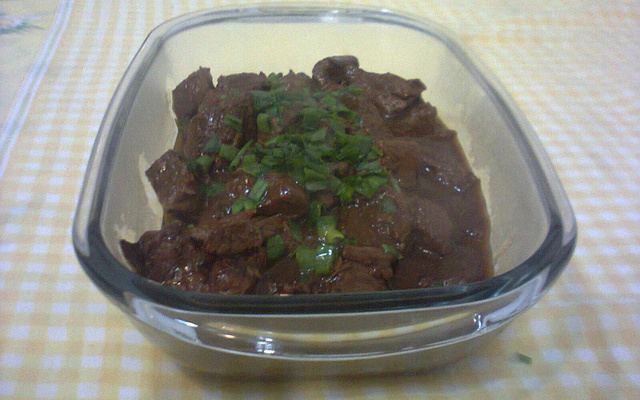 Fraldinha com falso molho madeira