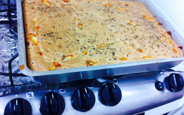 Torta fácil presunto e queijo no liquidificador