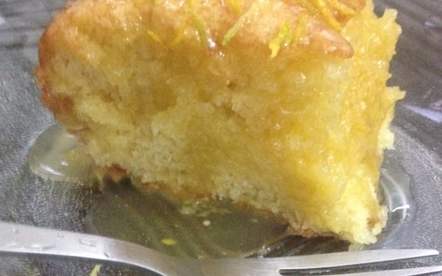 Bolo de laranja com calda