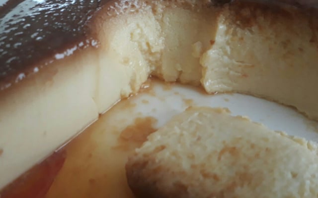 Pudim de leite condensado furadinho