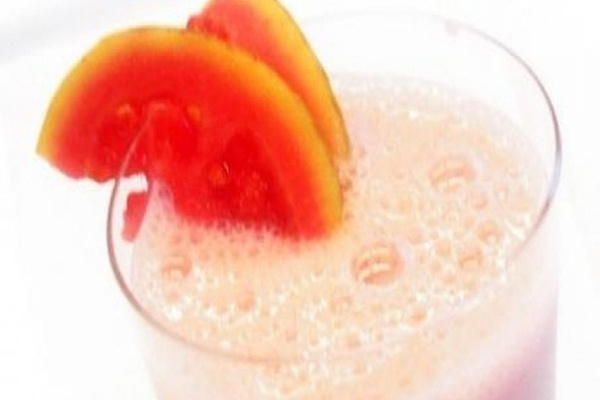 Vitamina de frutas com Ades