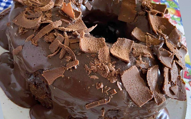 Bolo de café com recheio embutido (sem cortar) 