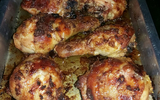 Coxa e sobrecoxa assada molhadinha