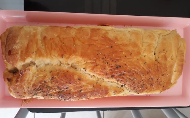 Pão recheado de calabresa