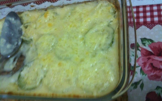 Abobrinha ao molho branco (bechamel) no forno