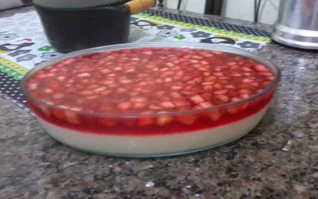 Torta de morango com gelatina