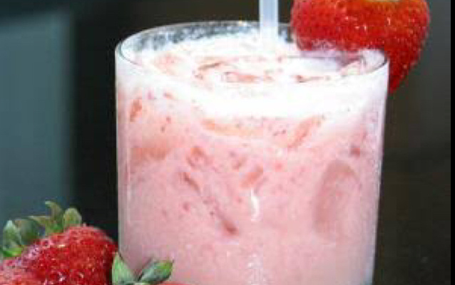 Batida de vinho com leite consensado