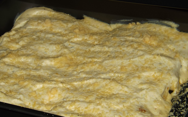 Panqueca cremosa de frango com requeijão e molho branco