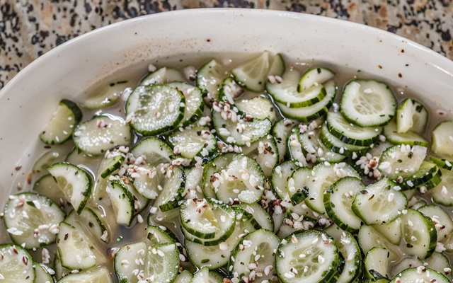 Sunomono Simples (salada de pepino japonês)