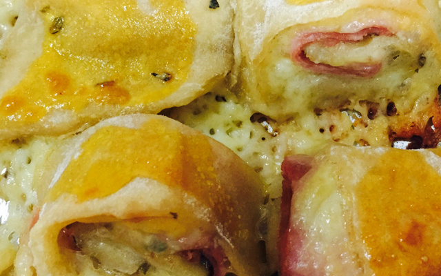 Pãezinhos de presunto e queijo