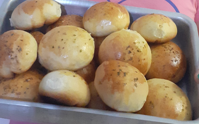 Pãozinho de calabresa com catupiry