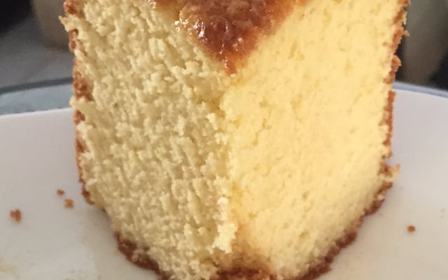 Bolo de laranja fofinho e amanteigado