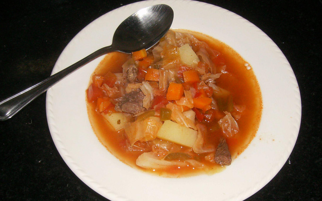 Sopa de legumes com carne do Queidinho