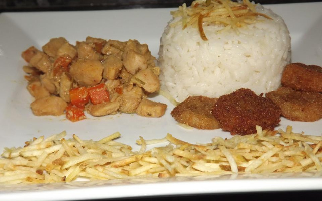 Frango com cenoura e especiarias