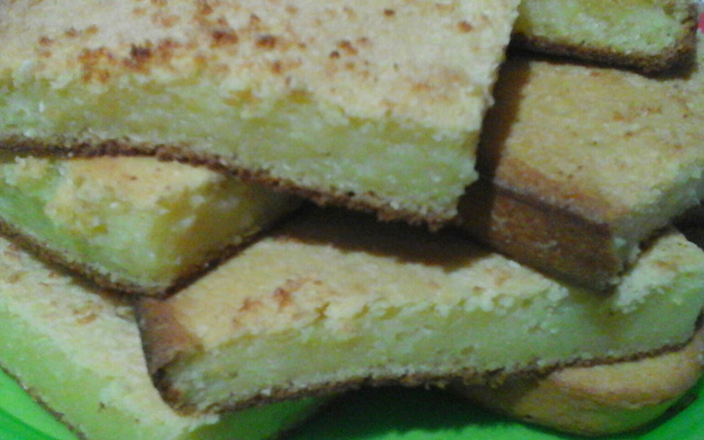 Bolo de mandioca cremoso