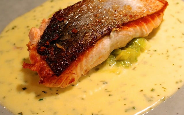 Filé de pescada ao molho  Beurre Blanc