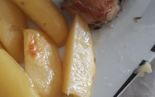 Sobrecoxa de frango assada