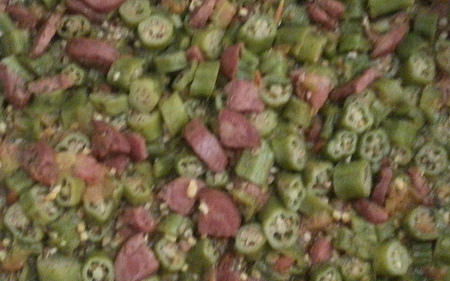 Quiabo com calabresa