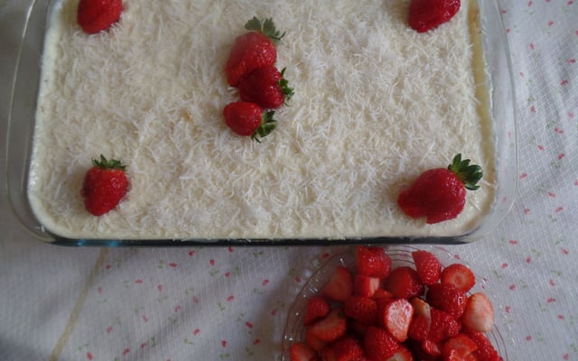 Bolo de abacaxi gelado