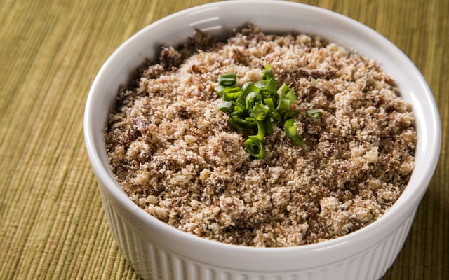 Farofa nordestina de carne seca