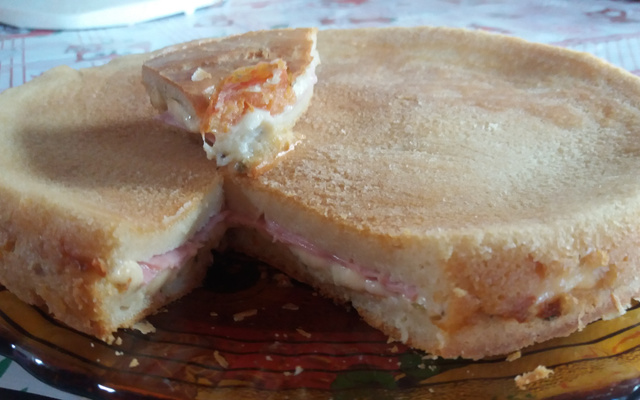 Torta de presunto e mussarela